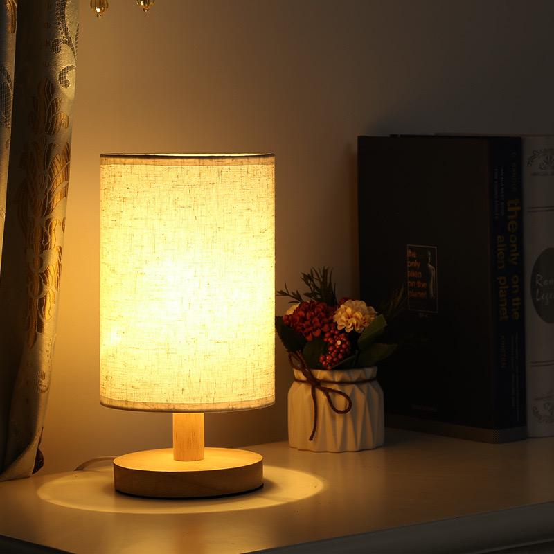 Lampe de table en bois et lin avec télécommande LED