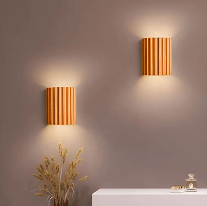 Applique murale LED en résine striée design moderne