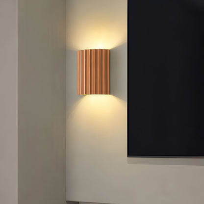 Applique murale LED en résine striée design moderne