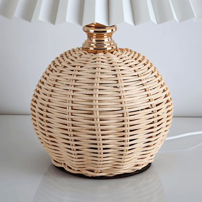 Lampe de table en rotin rétro avec abat-jour plissé