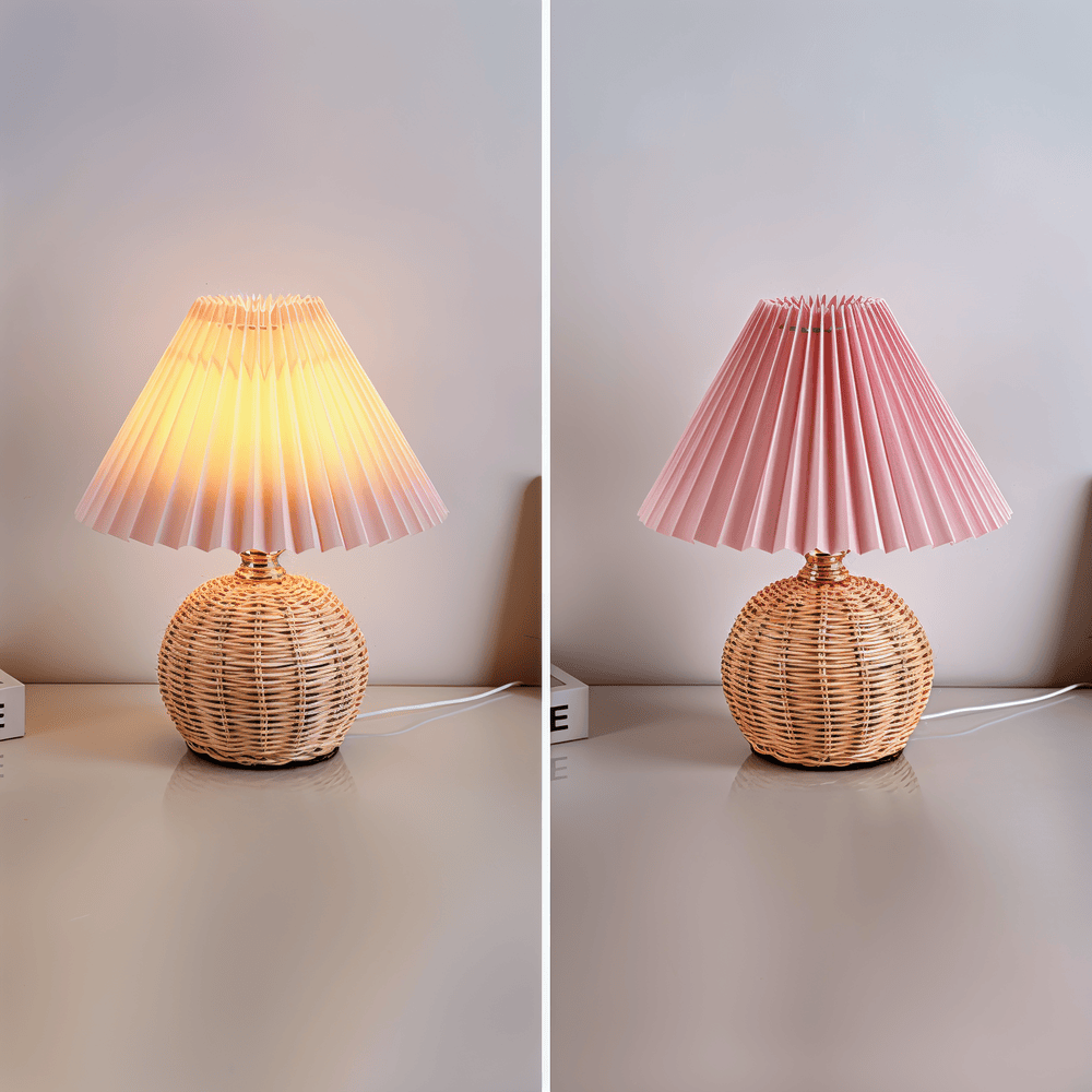 Lampe de table en rotin rétro avec abat-jour plissé