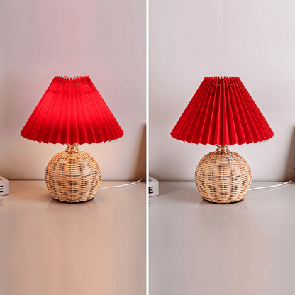 Lampe de table en rotin rétro avec abat-jour plissé