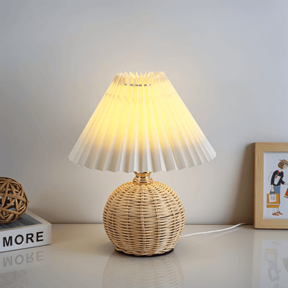 Lampe de table en rotin rétro avec abat-jour plissé