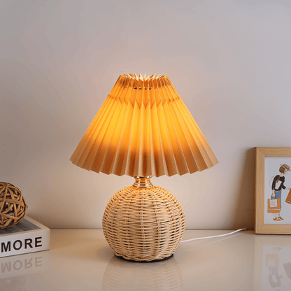 Lampe de table en rotin rétro avec abat-jour plissé