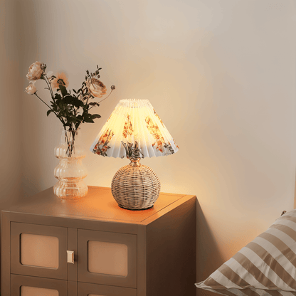 Lampe de table en rotin rétro avec abat-jour plissé
